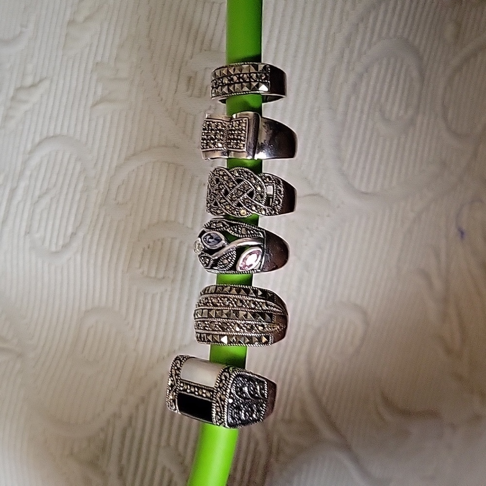 6- Rings with Designs  & Sizes - Picture 2 of 12